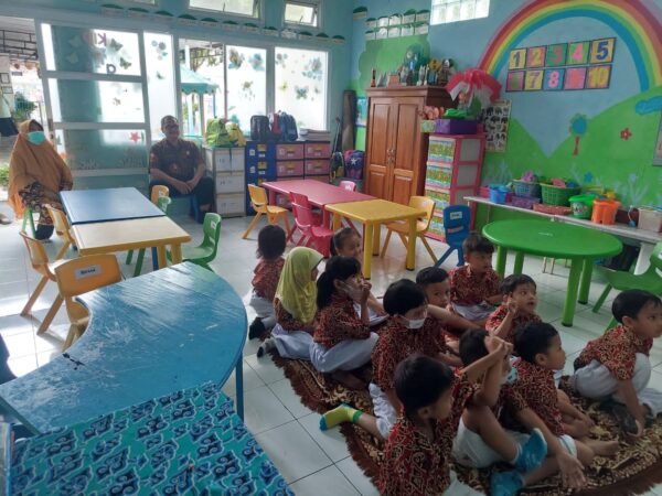 Supervisi Guru di dalam kelas oleh Pengawas Bina Bapak Sujatma